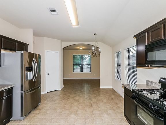 5th image of 429 Decoster Blvd