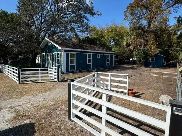 1118 E Linebaugh Ave, Tampa, FL 33612