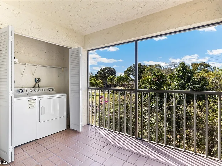 9305 Lake Park Dr #204 — Photo 14