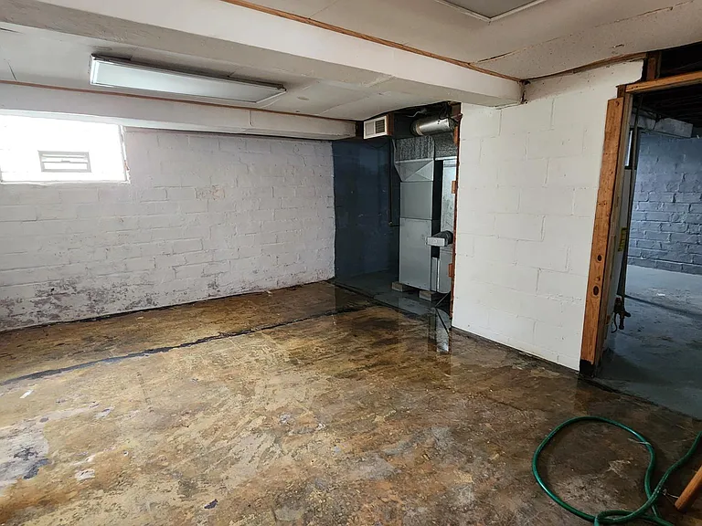 basement area for rec room or storage