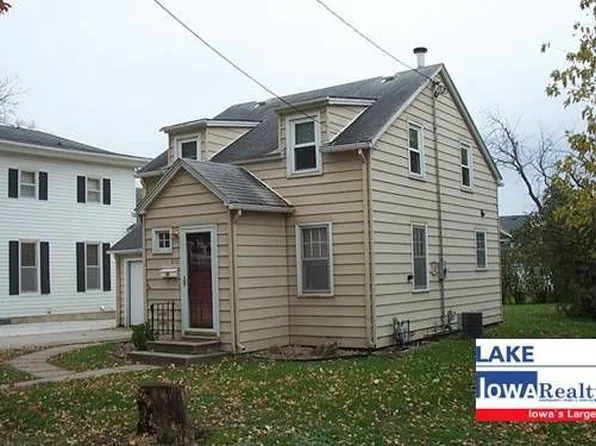 611 3rd Ave N, Clear Lake, IA 50428