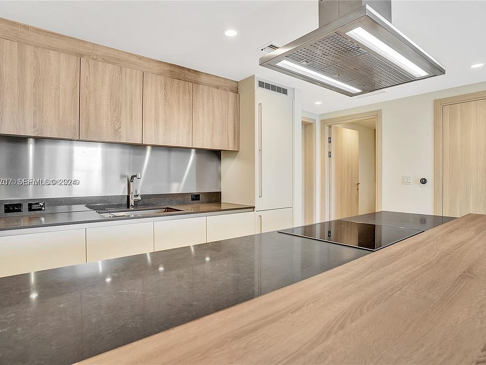 1st image of 1000 Brickell Plz #1300