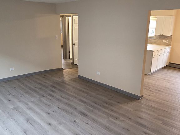 5th image of 3707 Forest Ave #1E