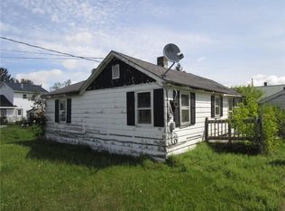 20 Caron St, Presque Isle, ME 04769