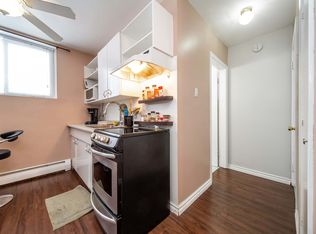 10955 106th St NW #4, Edmonton, AB T5H2Y3