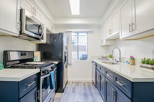 14833 Magnolia Blvd #1 Photo 1