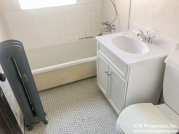 4th image of 4901 N Seeley Ave #20202