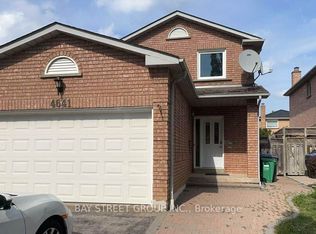 4641 Crosscreek Ct, Mississauga, ON L5V1G5