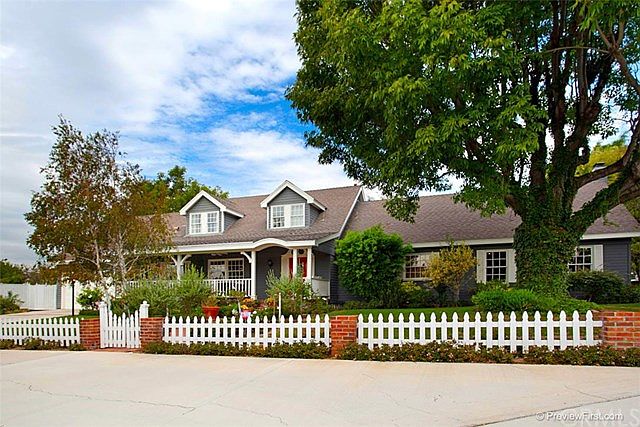1st image of 19261 Canyon Dr