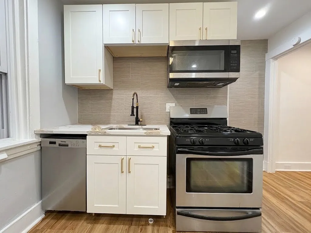 Building Photo - 5836 Phillips Ave #1