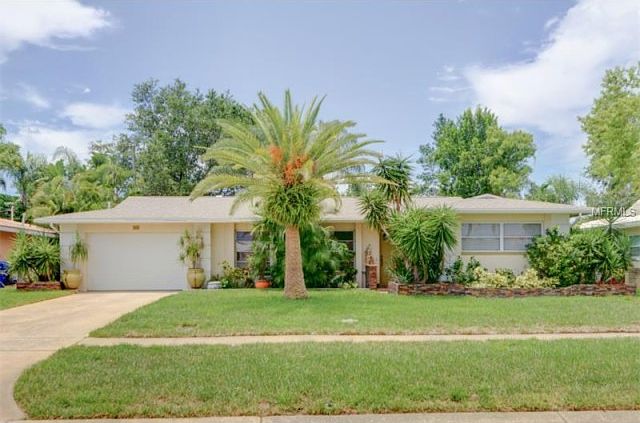 1st image of 572 E Park Dr