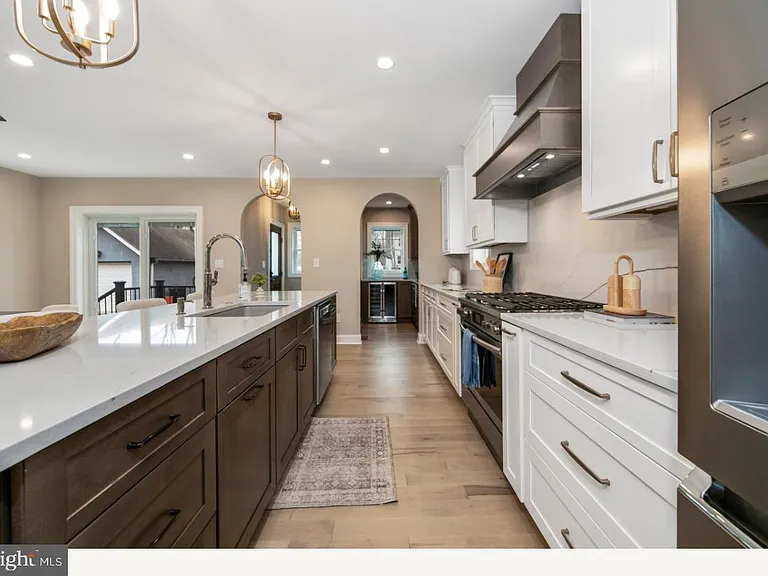 1833 W High St — Photo 17