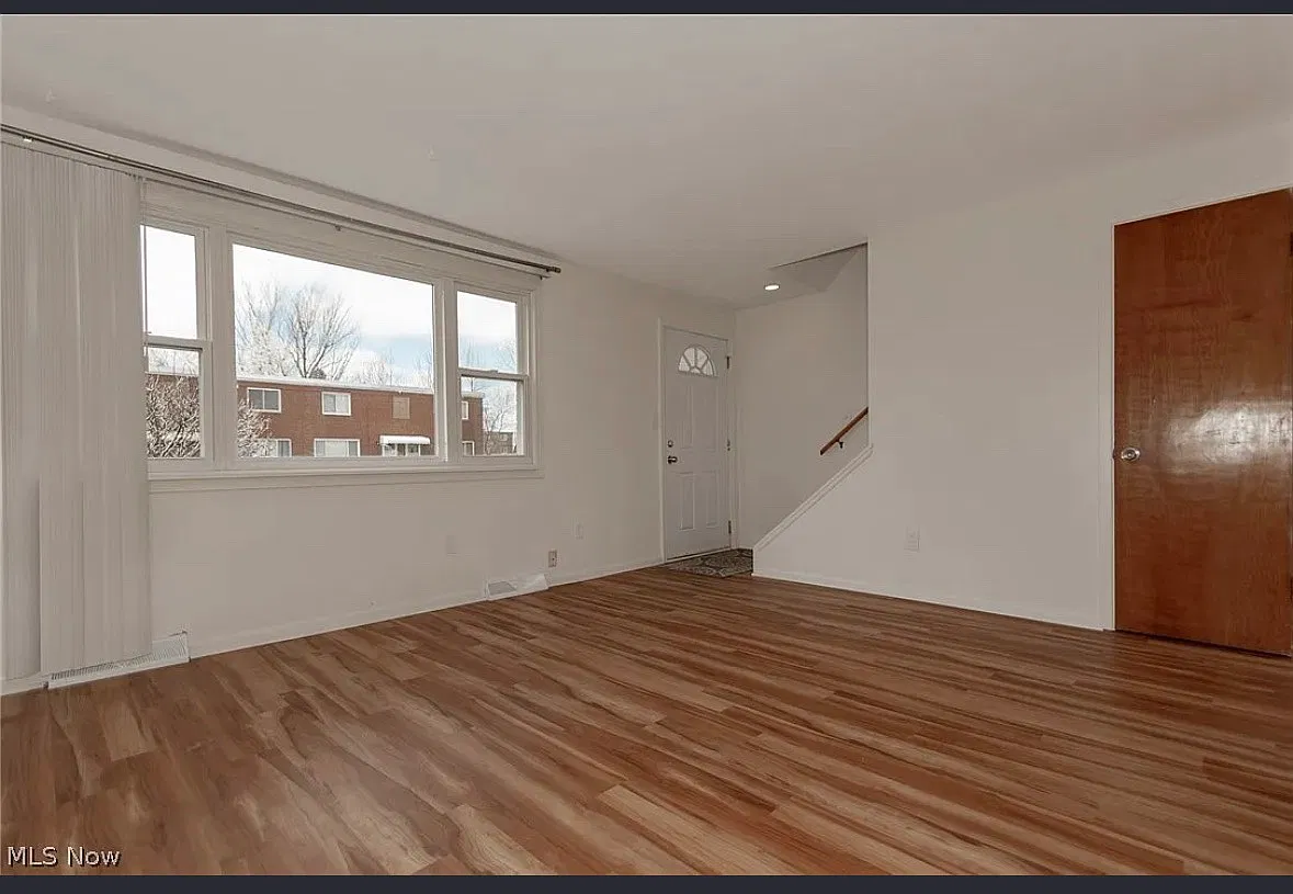 2 bed, 1.5 bath, $1,400 — Photo 4