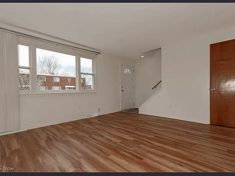 1543 Severn Ln #6 — Photo 4