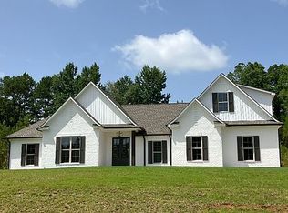 1012 Sarah Grace Ln, New Albany, MS 38652