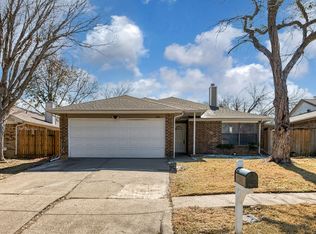 200 Caprock Dr, Arlington, TX 76018