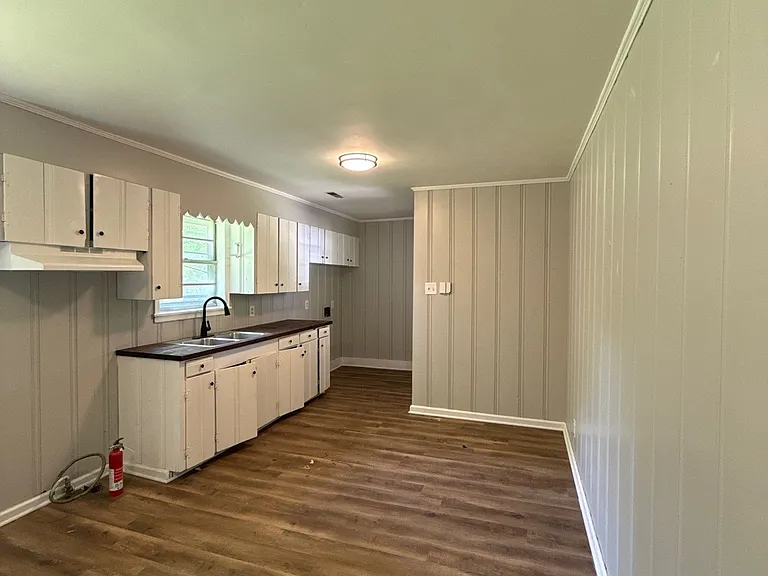 306 Poplar St — Photo 5
