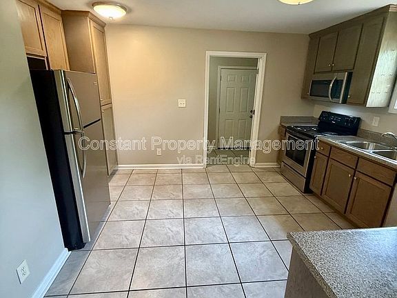 4th image of 181 Garrison Rd