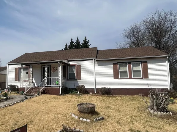 13 Upland Dr, Salem, VA 24153