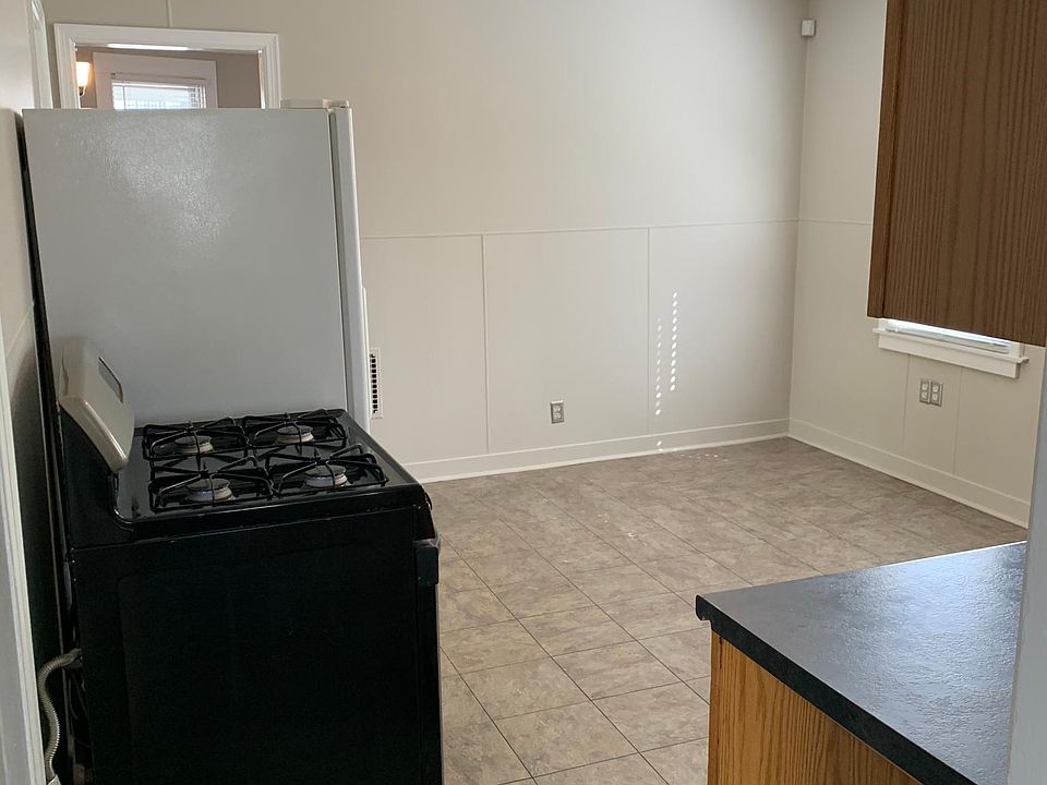 793 Brewster St Bridgeport CT Zillow