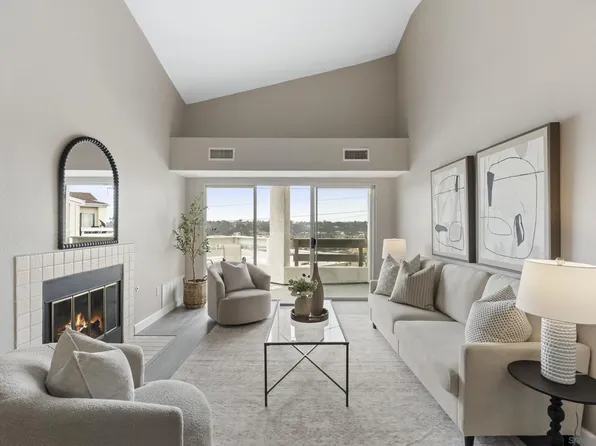 7043 Camino Degrazia Unit 196, San Diego, CA 92111