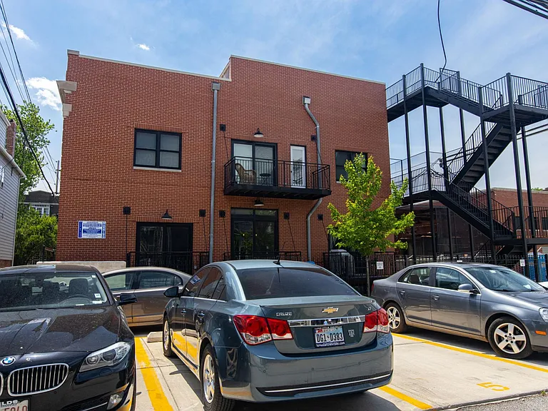 1044 W Newport Ave #1C — Photo 7
