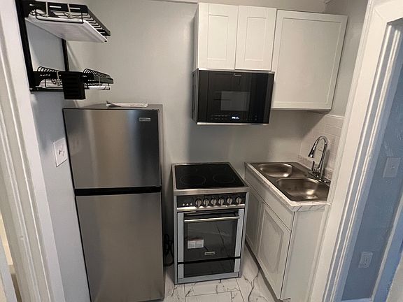 4th image of 1125 S Ridgewood Ave #1125B
