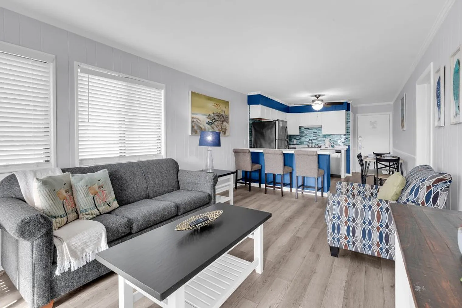 2 bed, 2.0 bath, 871 sqft, $2,971 — Photo 2