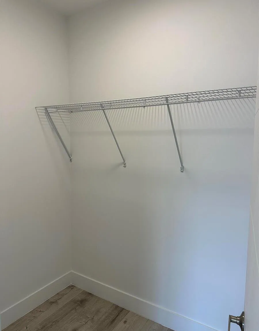 2 bed, 2.5 bath, 1363 sqft, $4,250 — Photo 3