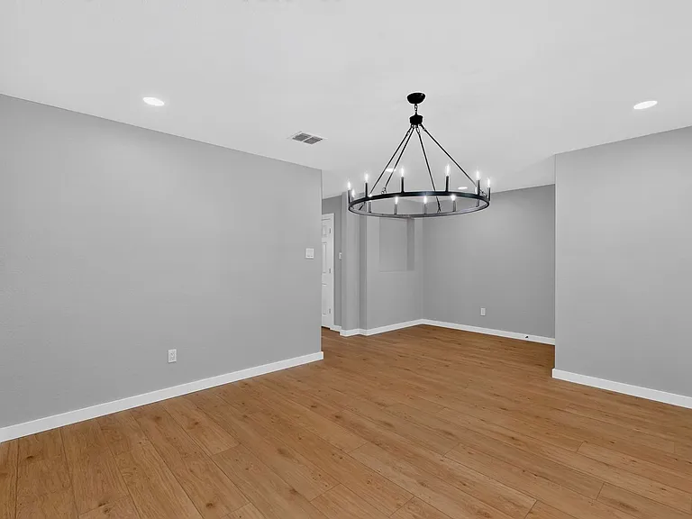 13291 Guerin Dr — Photo 9