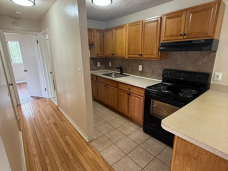 1051 Old Colony Rd #24 — Photo 5