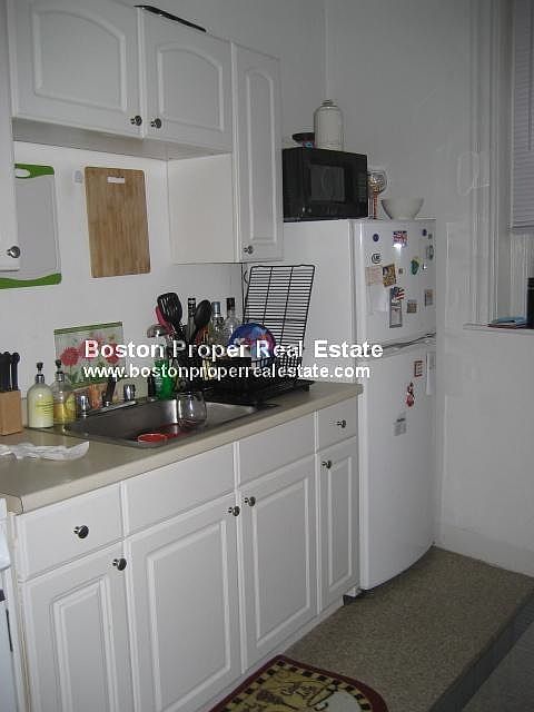 2nd image of 1111 Boylston St APT 030