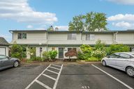 NE 105th St-S0708-001.jpg