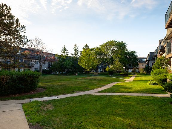 2nd image of 9446 Bay Colony Dr APT 3N