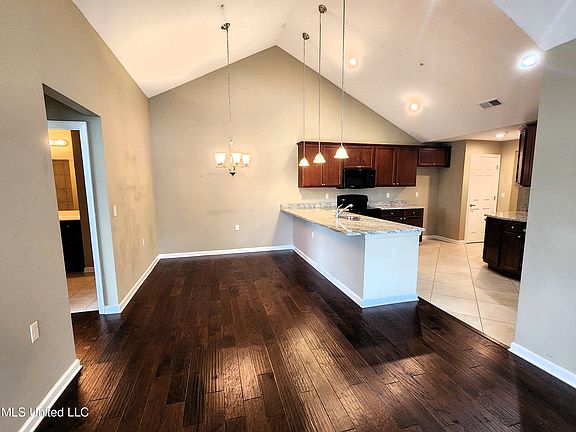4th image of 8708 Parkview Oaks Cir