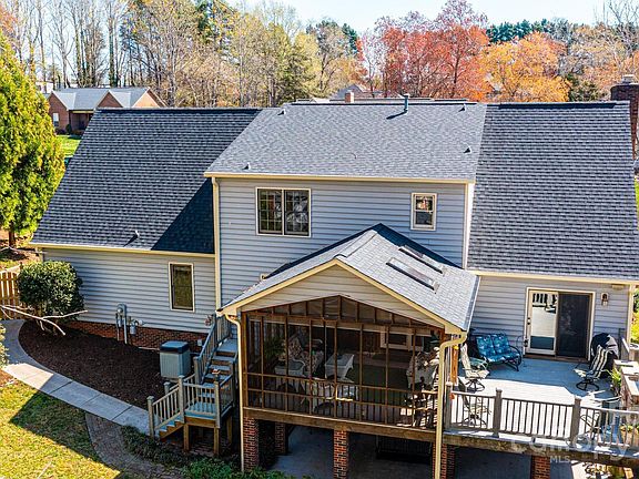 4th image of 3021 8th Street Ct NE