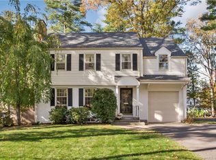 109 Foxcroft Rd, West Hartford, CT 06119