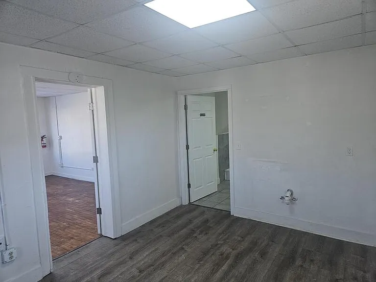 445 Broad St — Photo 7