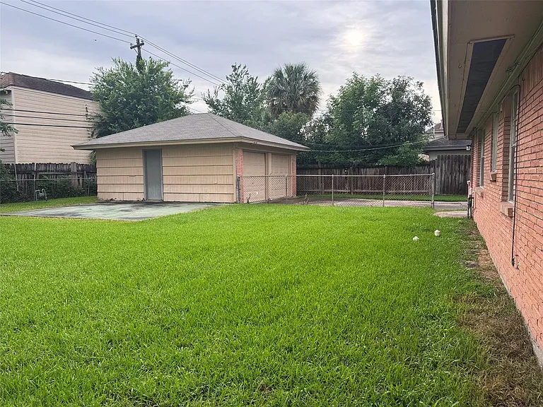 4013 Newshire Dr — Photo 22