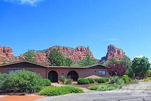 Golf course home with red rock views