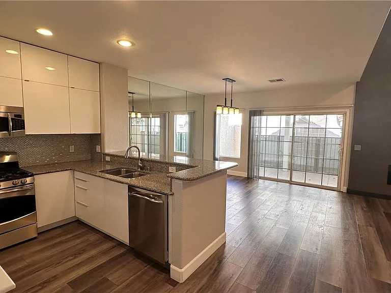 5268 Island Chain Rd — Photo 17