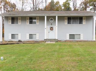 29 Nicole Dr, Wappingers Falls, NY 12590