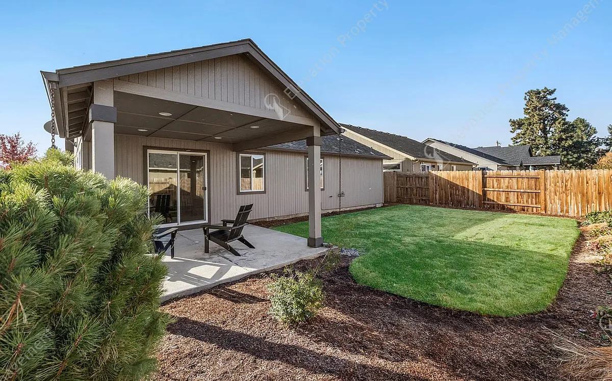 Building Photo - 21120 Darnel Ave