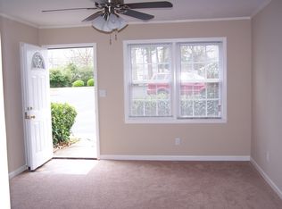 230 Donnan Rd APT 8, Taylors, SC 29687