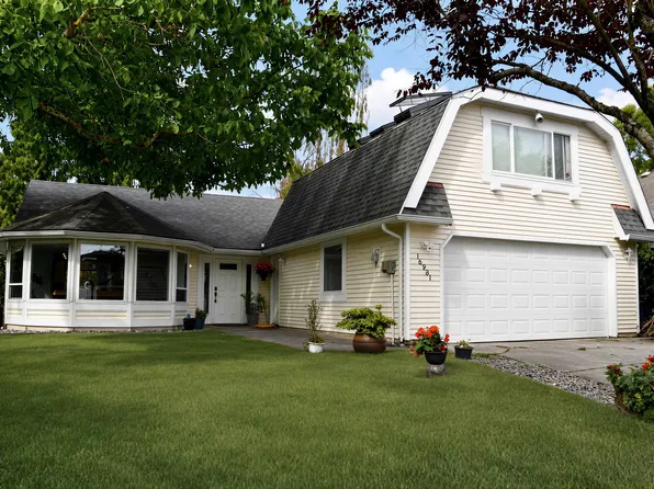 16281 11th Ave, Surrey, BC V4A 7W9