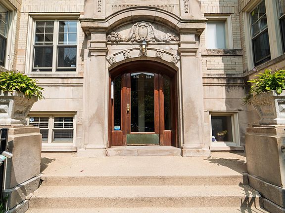 2nd image of 826 W Sunnyside Ave APT G