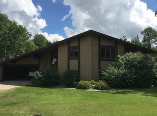 800B 9th Ave SE, Roseau, MN 56751