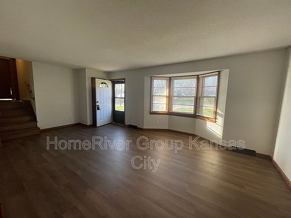 3rd image of 11020 E 63rd St