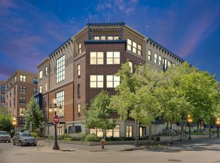 209 8th St E APT 305, Saint Paul, MN 55101