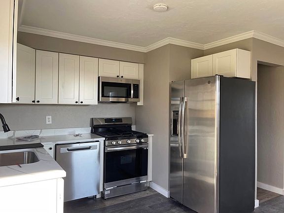 2nd image of 26 W College St APT D